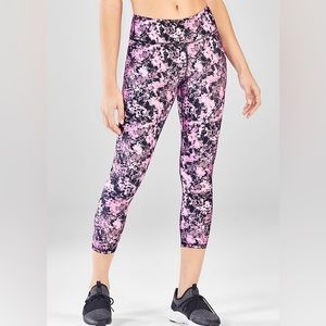 Fabletics Define Powerhold mid-rise capri.pink/black workout in comfort size L